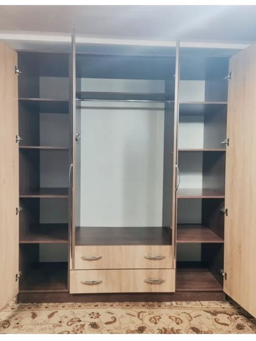 Шкаф 4х створчатый