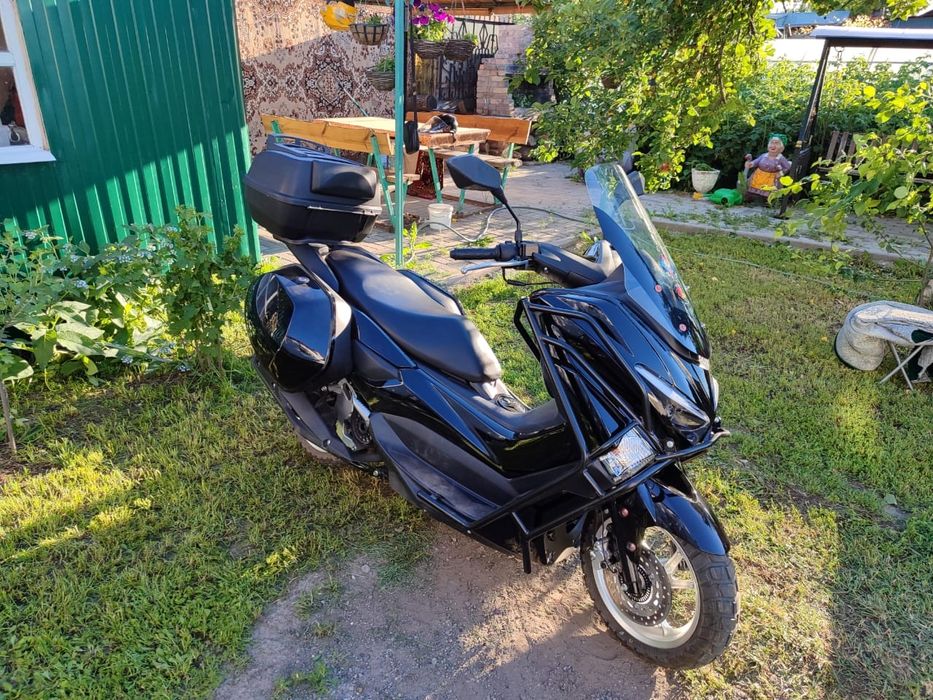 Скутер lumi  nmax 175