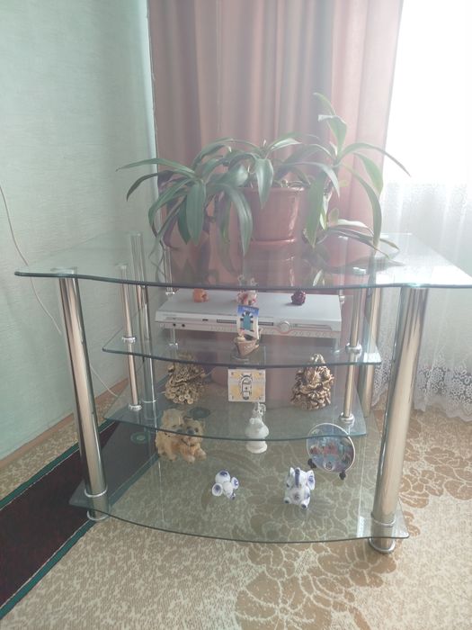 Продается стеклянная тумба