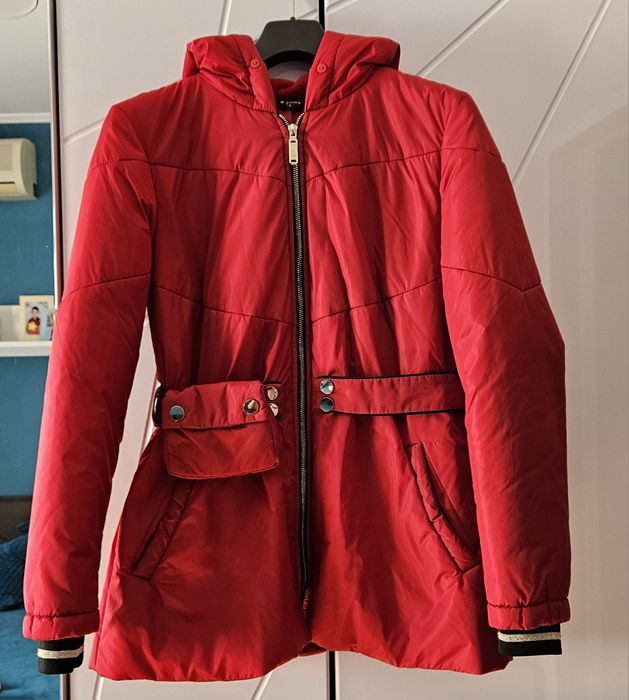 Червено зимно яке с колан!