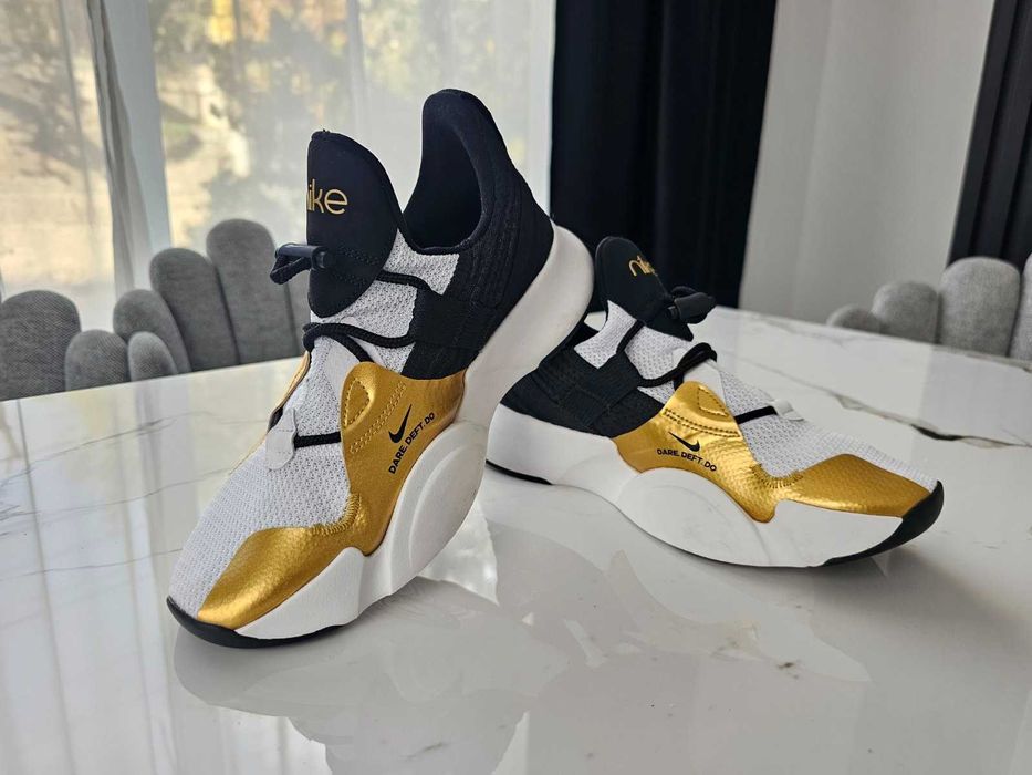 Маратонки Nike Wmns Nike Superrep Groove