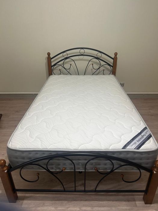Кровать и ортопедический матрас