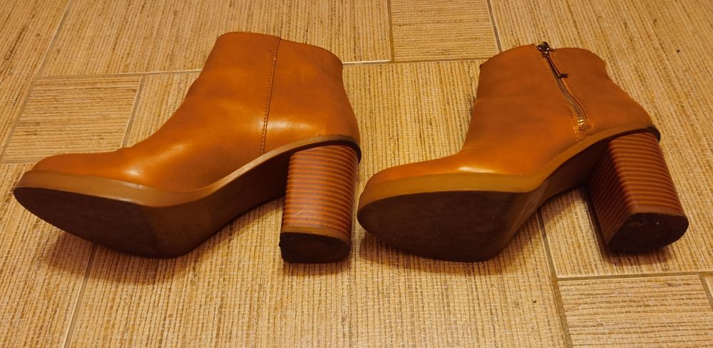 Ghete Pull & Bear mar. 37, culoare camel