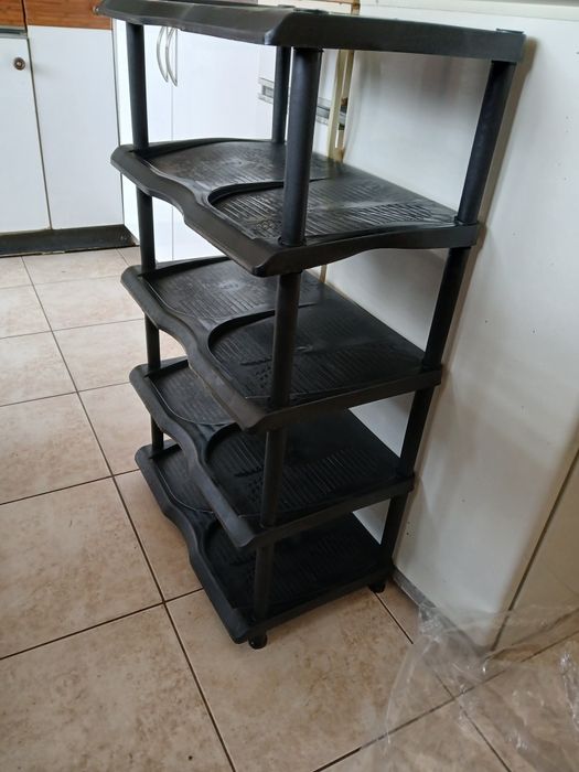 Пластмасов стелаж за обувки