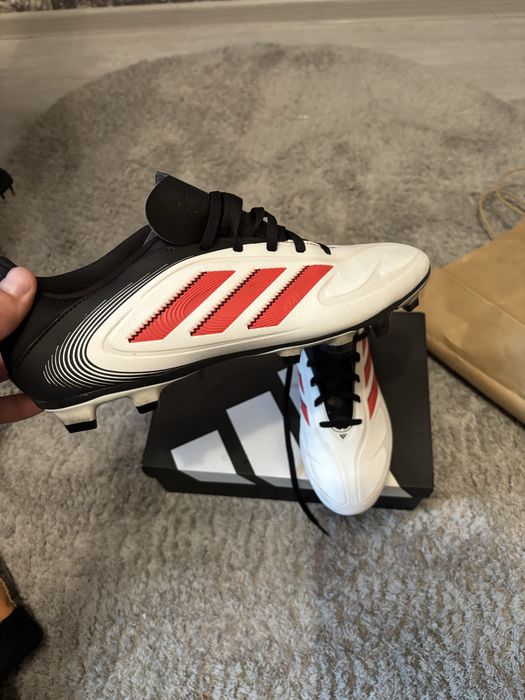 Продам бутсы Адидас оригинал !