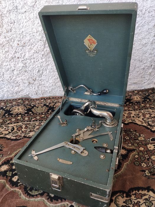 Антикварная вещь