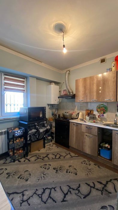 Срочна сотилади Янги хаёт 8худуд 3хона 2/7 балкон  94м² Ипатекага хам