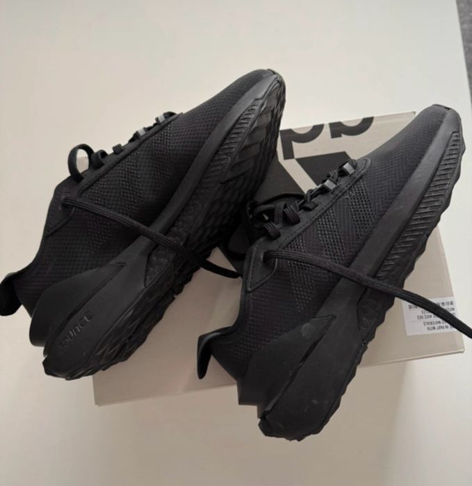 Adidas Avryn negri 38,5