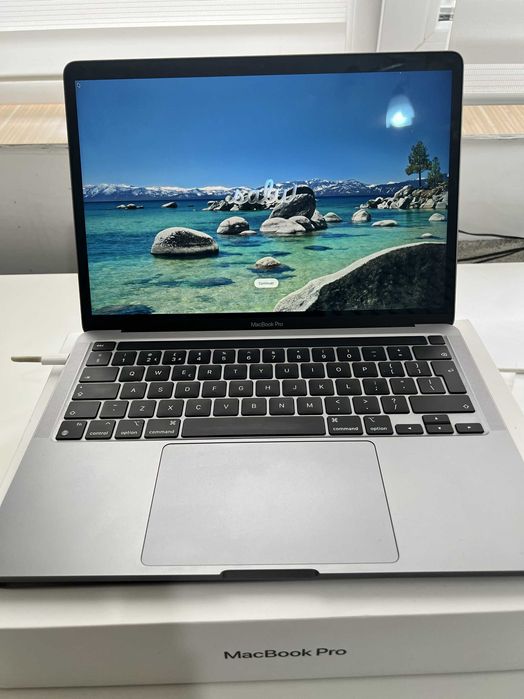 MacBook Pro 13” M2 • 24GB RAM • 1TB SSD • 2022 • Stare foarte bună