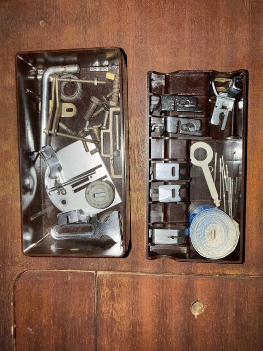 Шевна машина Naumann с маса и педал