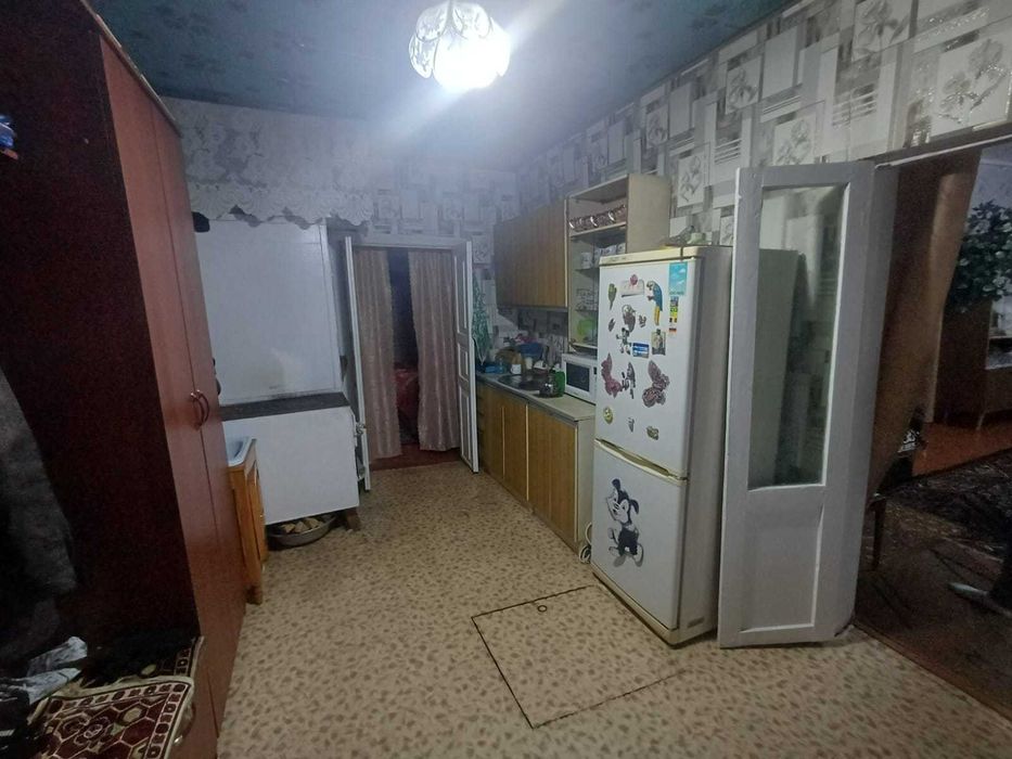 Большой Высокий дом в рабочем поселке