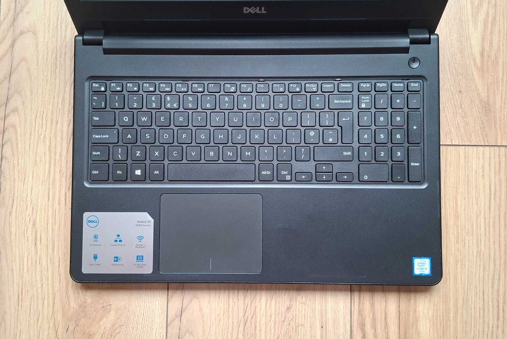 15.6' Dell Vostro Intel Core i3-6100u/8GB DDR4/256GB SSD/Intel HD 520