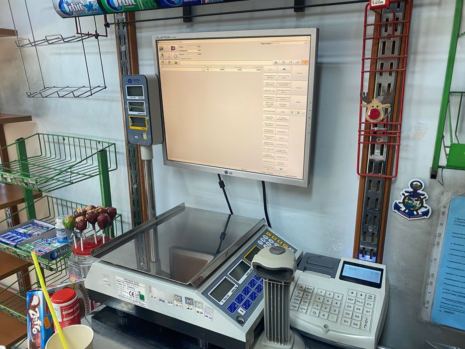 Компютър с монитор