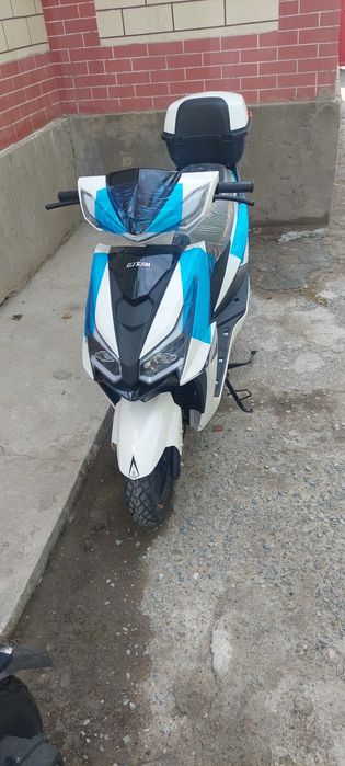 Мопед мото скутер