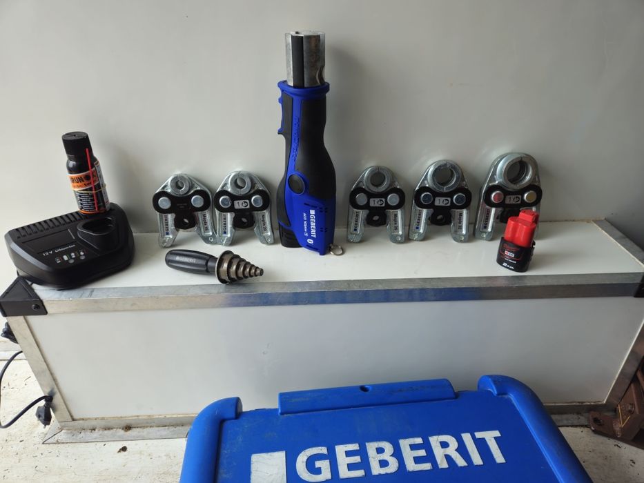 Presă sertizare NovoPress Geberit Aco 103 Plus BT stare ca nou