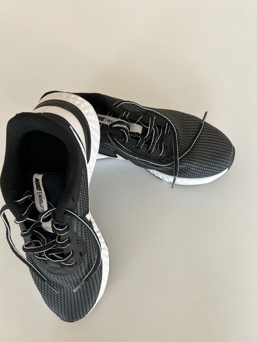 Nike Revolution  39