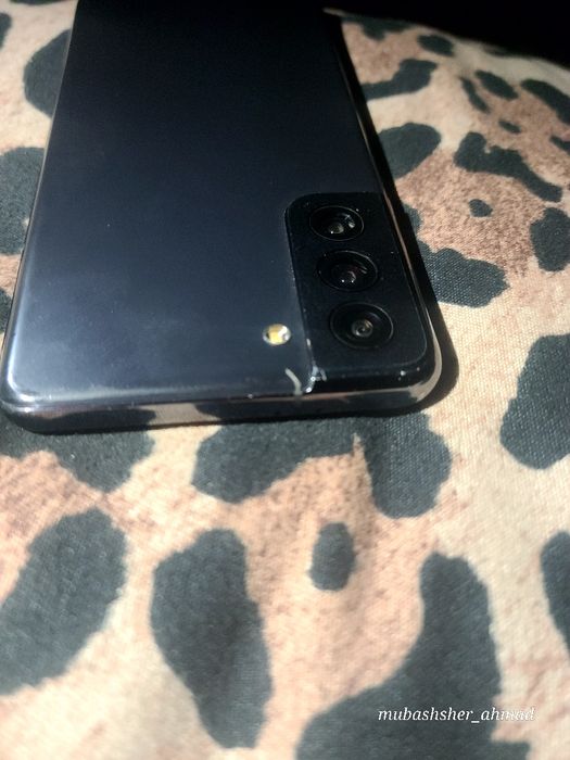 S21 8gb 256gb  holati yaxshi