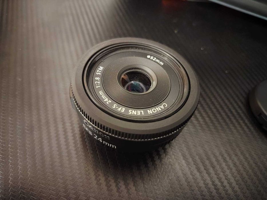 Canon 24mm F2.8, montură EFS