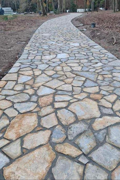 Piatra naturala de munte si montaj