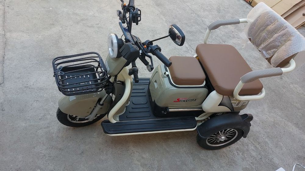 Tritsikl muravey skuter