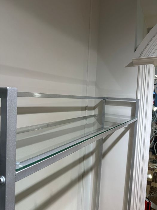 Рейл со стелкянной полкой