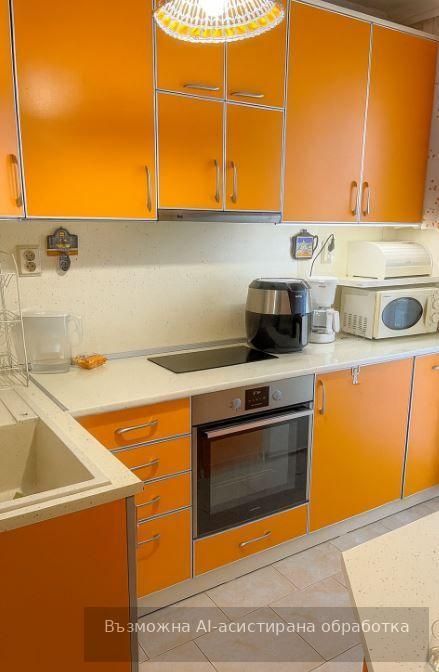 Тристаен апартамент в района на Цветен квартал!