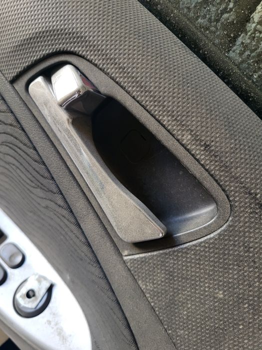 Дверь Hyundai Accent с дефектом