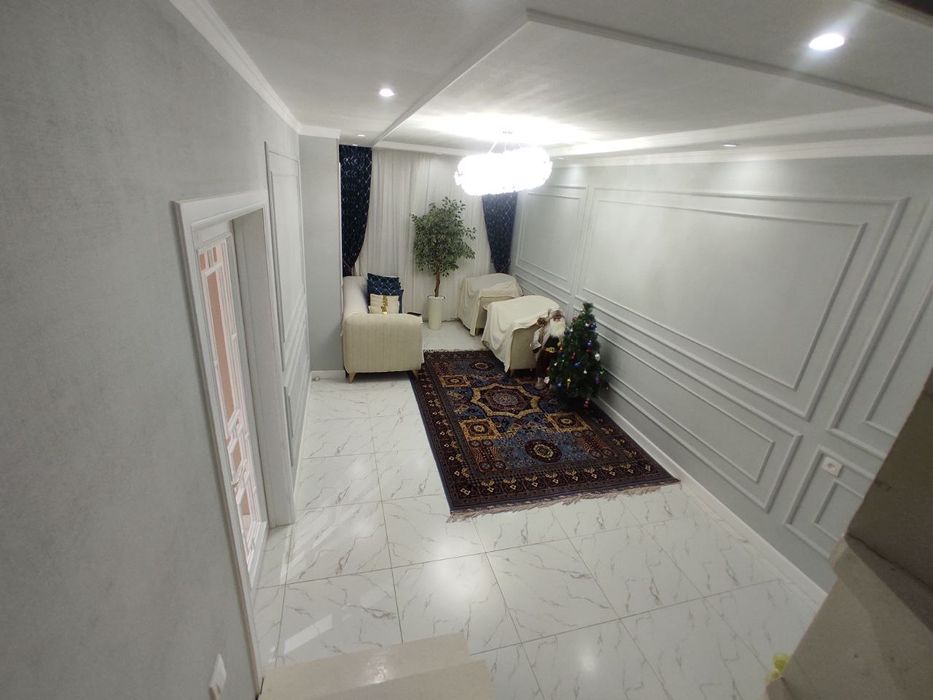 Navoi shaxar tomson maktabi bilan qarama qarshi  domda lyux kvartira