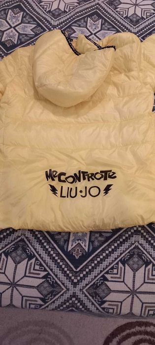 продавам пролетно- есенно яке в лимоненожълт цвят за момиче 10/12 год