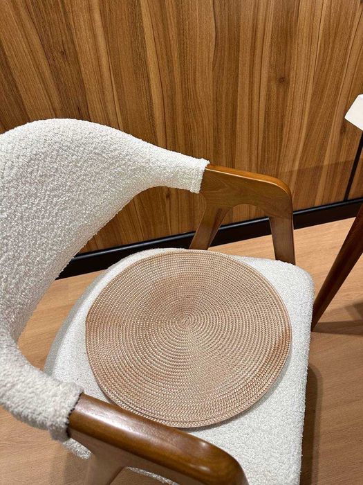 Продам обеденный стол со стульями (комплект)