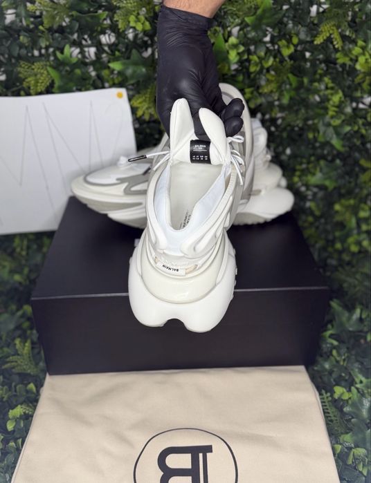 Balmain unicorn