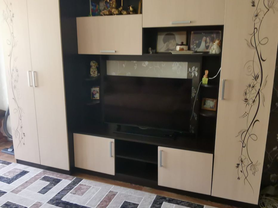 Продам стенку в зал.