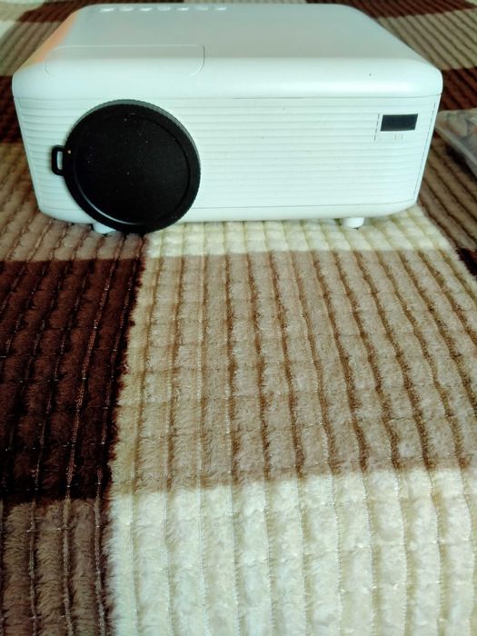 продам новый проектор