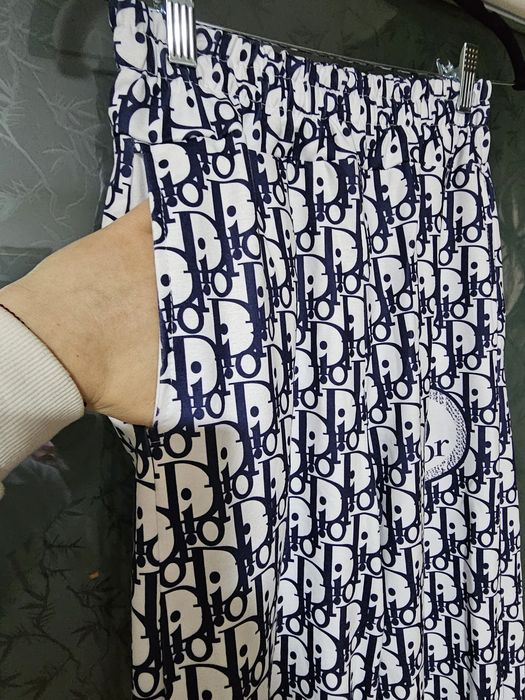 Set format din tricou si pantaloni