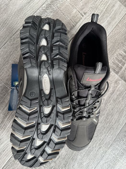 Продам кроссовки