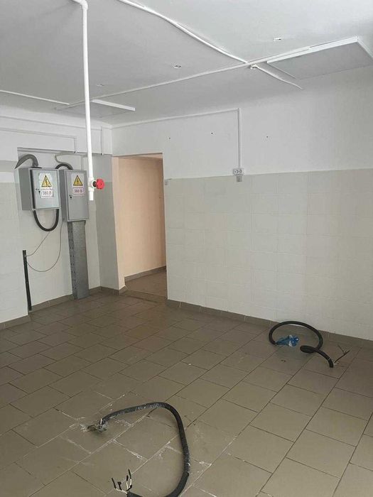 Продается помещение (1 этаж и подвал)