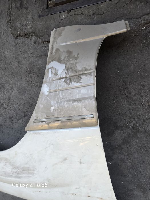 Продам крыло правое LX470