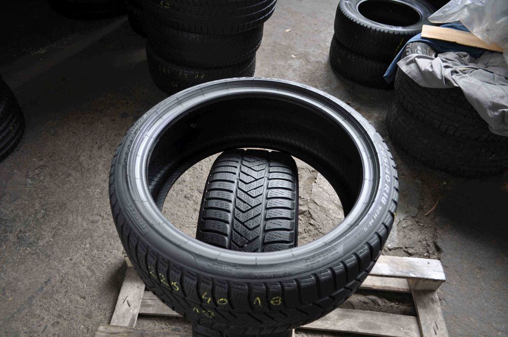 # SET 2 Anvelope Iarna 225/40 R18 PIRELLI Sottozero 3 92H