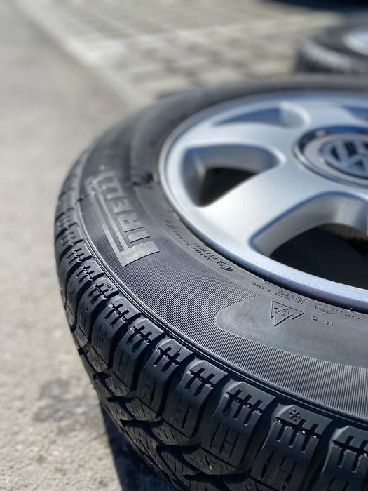Cauciucuri Pirelli cu jante de aliaj 195/65/R15