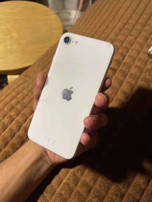 iPhone SE 2020 64Gb 72%акб
