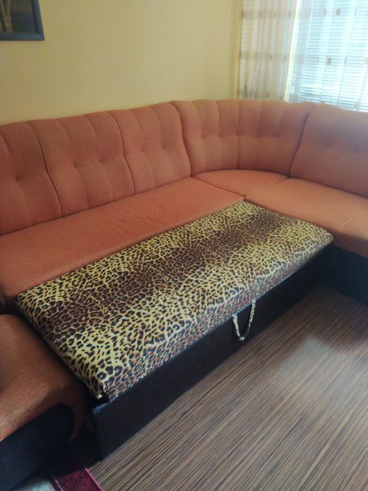 Холен ъгъл,цвят  оранжево