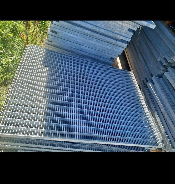 Trepte metalice și grătare galvanizate la diferite dimensiuni debitam