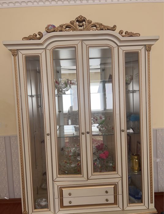 Сервант для гостиной