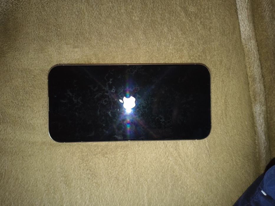 Vând iPhone 16 pro max și iPhone 15 pro
