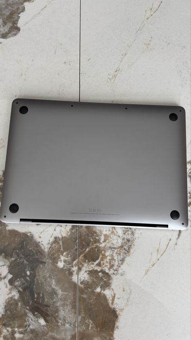 MacBook Pro 13” 2020 – Intel i5 | 8GB RAM | SSD 256GB | Retina