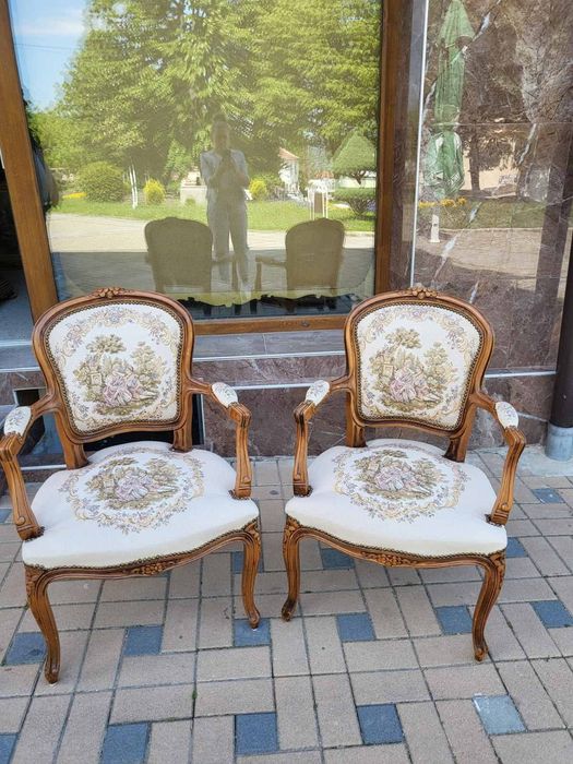 Два броя барокови кресла