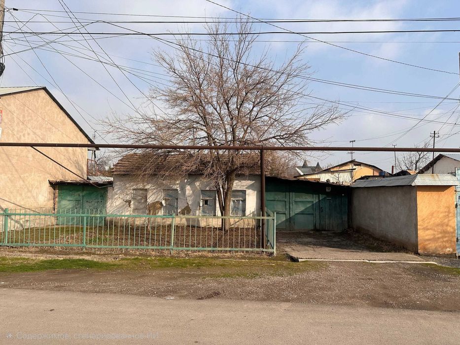 Yashnobod tumanida 6,85 sotixli uy va yer uchastkasi