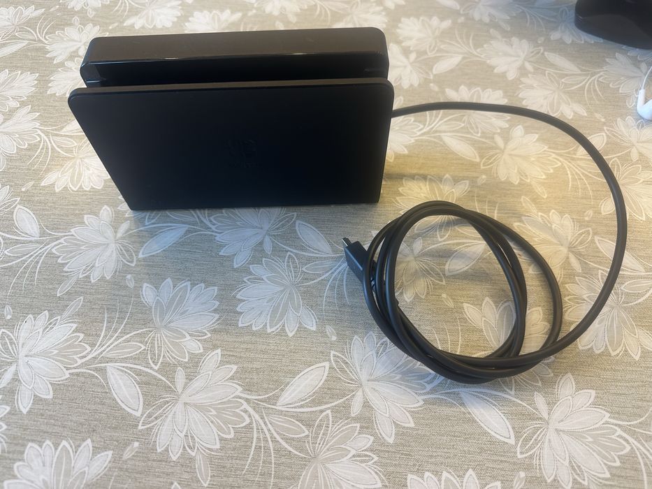 Продам приставку Nintendo Switch Dock