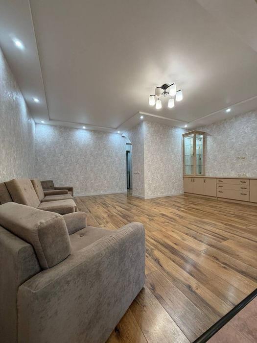 3/3/4 Генерала Петрова, Овир , 77 серия кирпич 75м2 мебель техника