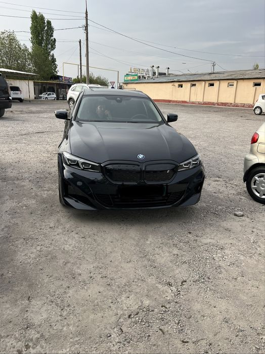 Подаётся bmw i3 35l